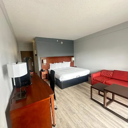 Super 8 By Wyndham Dallas Love Field Airport Exterior photo