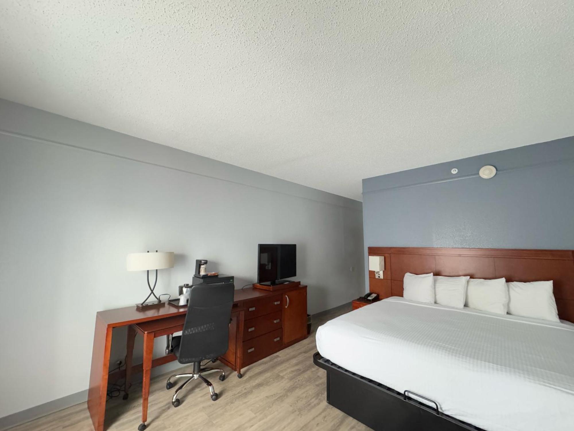 Hotel Super 8 By Wyndham Love Field Airport Dallas